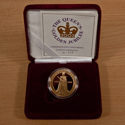 Queen's Golden Jubilee 1 Ounce Gold Medallion - 1oz Gold ...